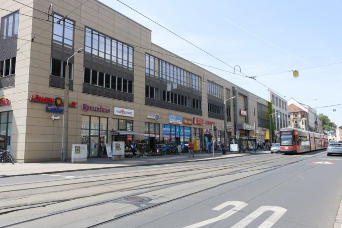 Die Tharandter Straße bietet viele Einkaufsmöglichkeiten.