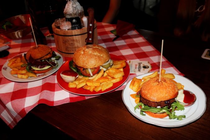 Gigantische Burger-gigantisch lecker.