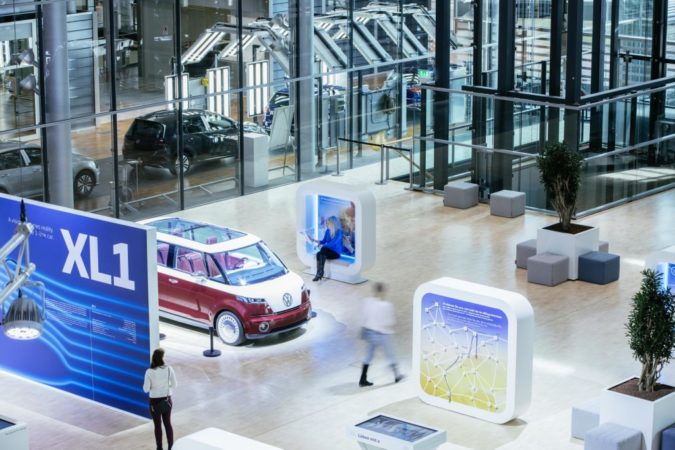 Gläserne Manufaktur ©Volkswagen – Die Gläserne Manufaktur hat wirklich interessante Ausstellungen und Führungen zu bieten! Foto: Oliver Killig
