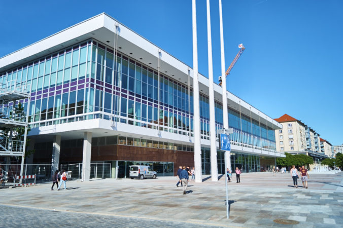 Im Kulturpalast findest du die Hauptbibliothek und die Jugendbibliothek.