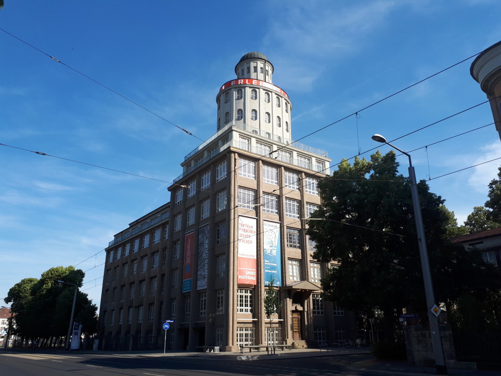 Die Technischen Sammlungen mit dem Turmcafé am Pohlandplatz in Striesen.