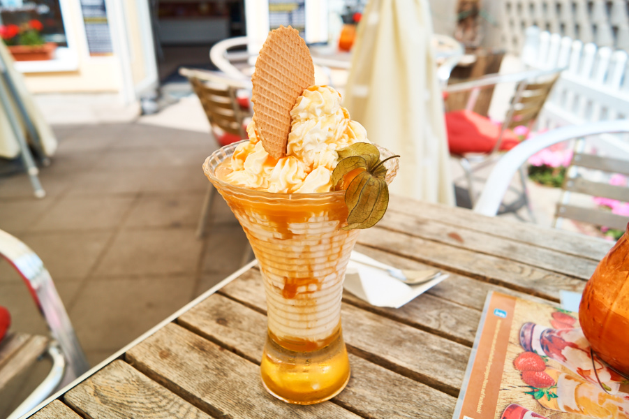 Ein Gefühl von Urlaub am Meer. Der Sandorneisbecher!