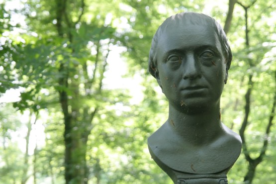 Herder-Denkmal im Seifersdorfer Tal