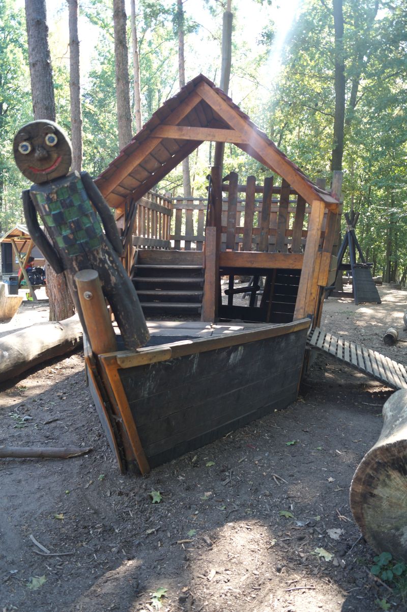 Der Waldspielplatz Albertpark bietet Spaß und Spannung in der Natur