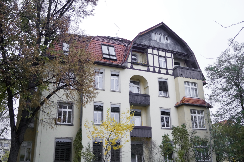 Wohnhaus an der Schlüterstraße im ländlichen Stil