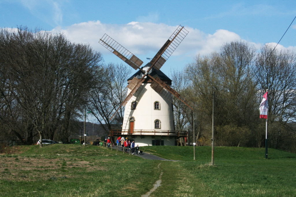 Die Gohliser Mühle liegt direkt am Elberadweg.