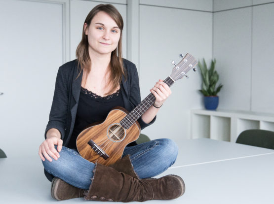 Maria - Mensch Dresden! Maria - Die Ukulele spielende Studentin aus Südvorstadt.